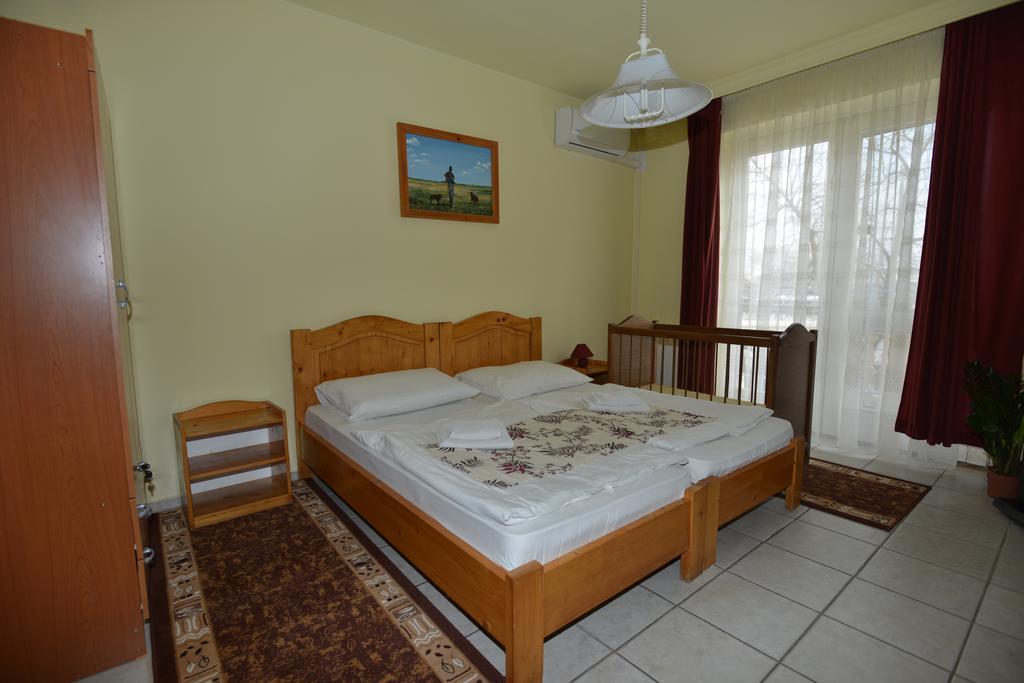 Hotel Korona Hajduszoboszlo Exterior foto